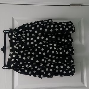 Neiman Marcus size 4 ruffled skirt